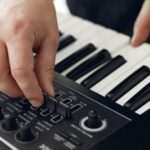 Aprende a tocar el piano y disfruta de sus beneficios