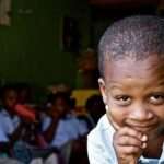 El impacto de la educación en el comportamiento futuro de los niños