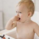 Enseñar a comer solos: alimentación infantil