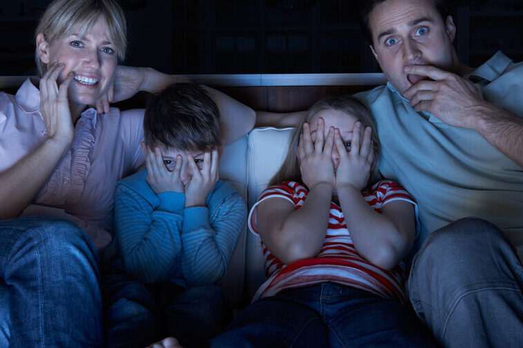 Beneficios de ver películas de miedo con preadolescentes