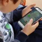 ¿Deberías Controlar el Uso del Móvil de tu Adolescente? Consejos y Estrategias