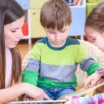Escenas de Sexo en TV y Niños: Cómo Actuar y Abordar el Tema