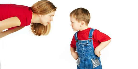 Evitando Enseñar Malas Lecciones a los Niños a través de Amenazas