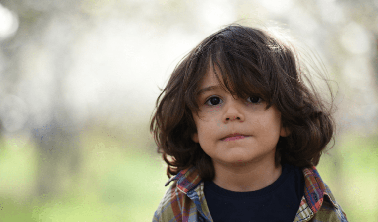 He pillado a mi hijo mintiéndome, ¿es normal?