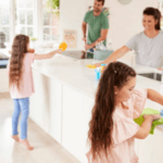 Me gustaría que mi hijo colaborase en casa, ¿qué puedo hacer?