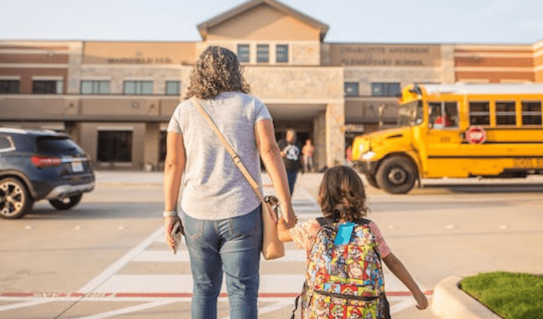 Primer día de escuela infantil o colegio: cómo gestionarlo