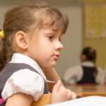 Cómo educar a un niño introvertido