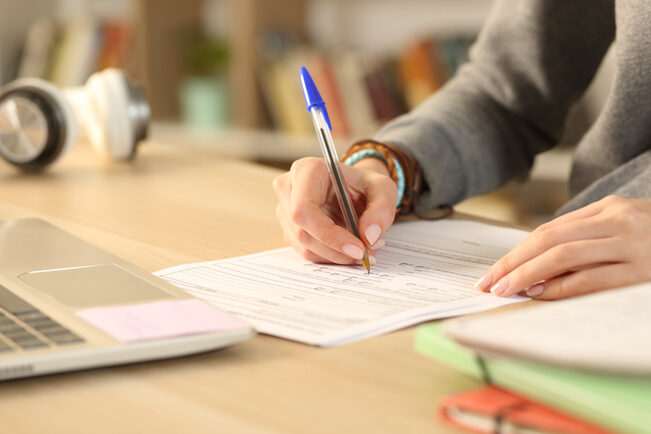 Cómo preparar las oposiciones de auxiliar administrativo sin morir en el intento