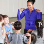 Cómo utilizar la expresión corporal para educar