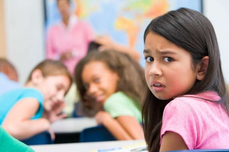 ¿Qué hacer si mi hijo lo pasa mal en la escuela?