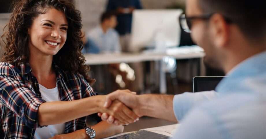 ¿Sabes cómo puedes alcanzar el éxito empresarial al hablar inglés?